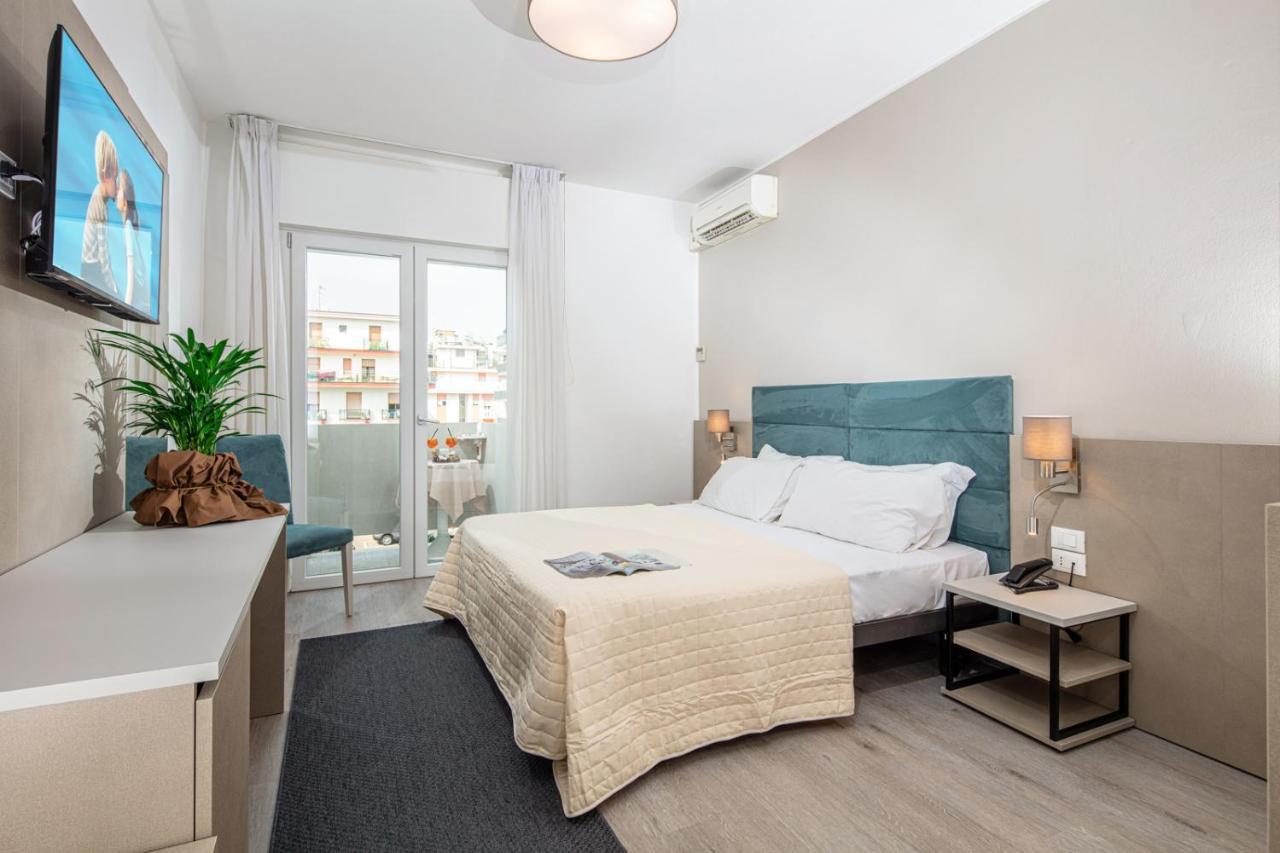Hotel Pigalle Lido di Jesolo Eksteriør billede