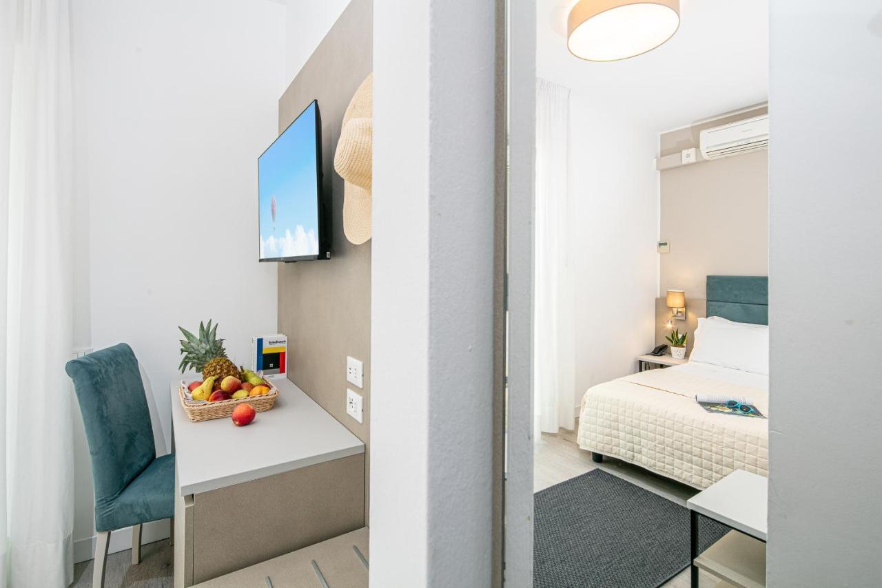 Hotel Pigalle Lido di Jesolo Eksteriør billede