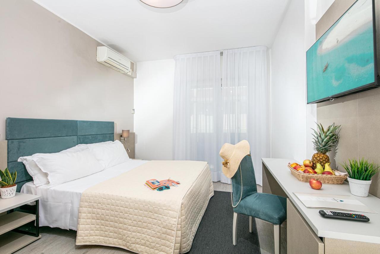 Hotel Pigalle Lido di Jesolo Eksteriør billede